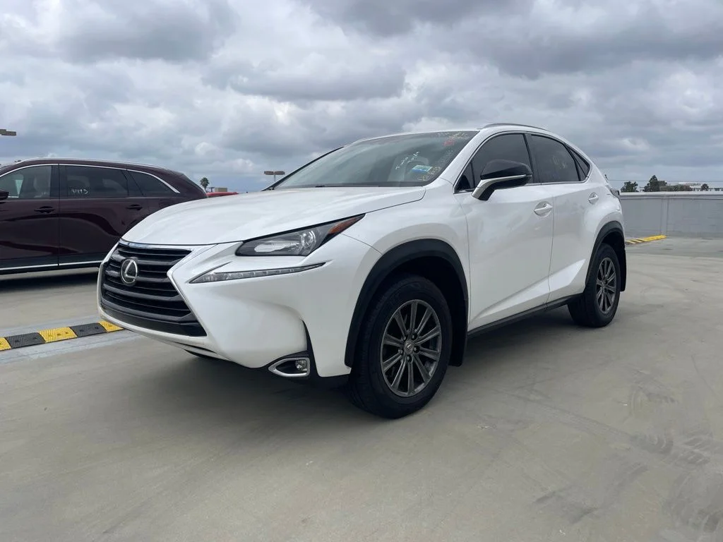 Used 2016 Eminent White Pearl Lexus 200t image 5