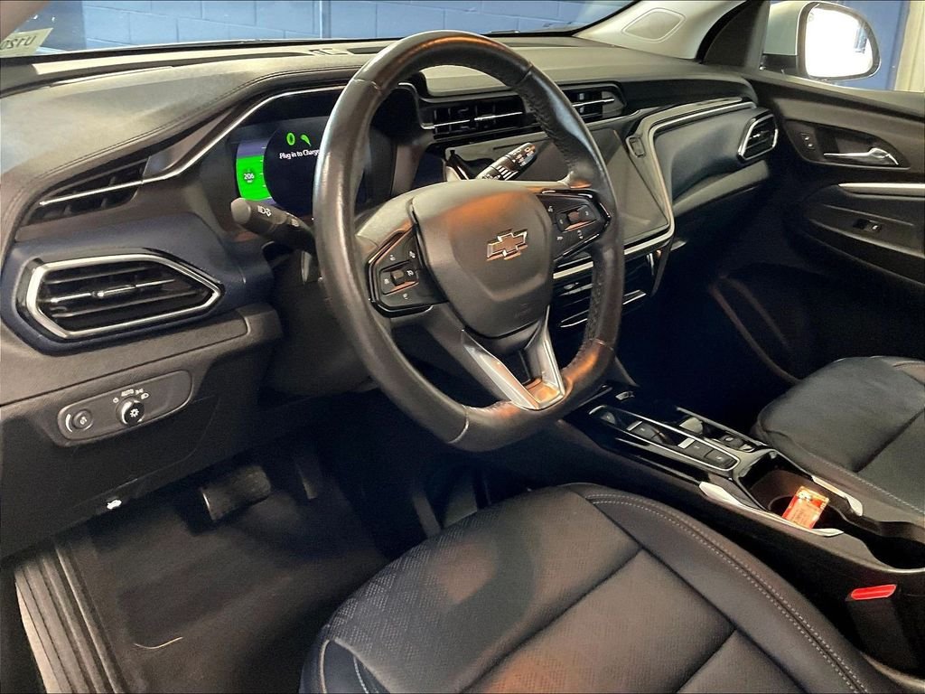 Used 2023 Silver Chevrolet Premier image 8