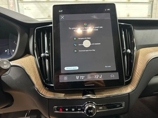 New 2026 Crystal White Volvo Plus image 20