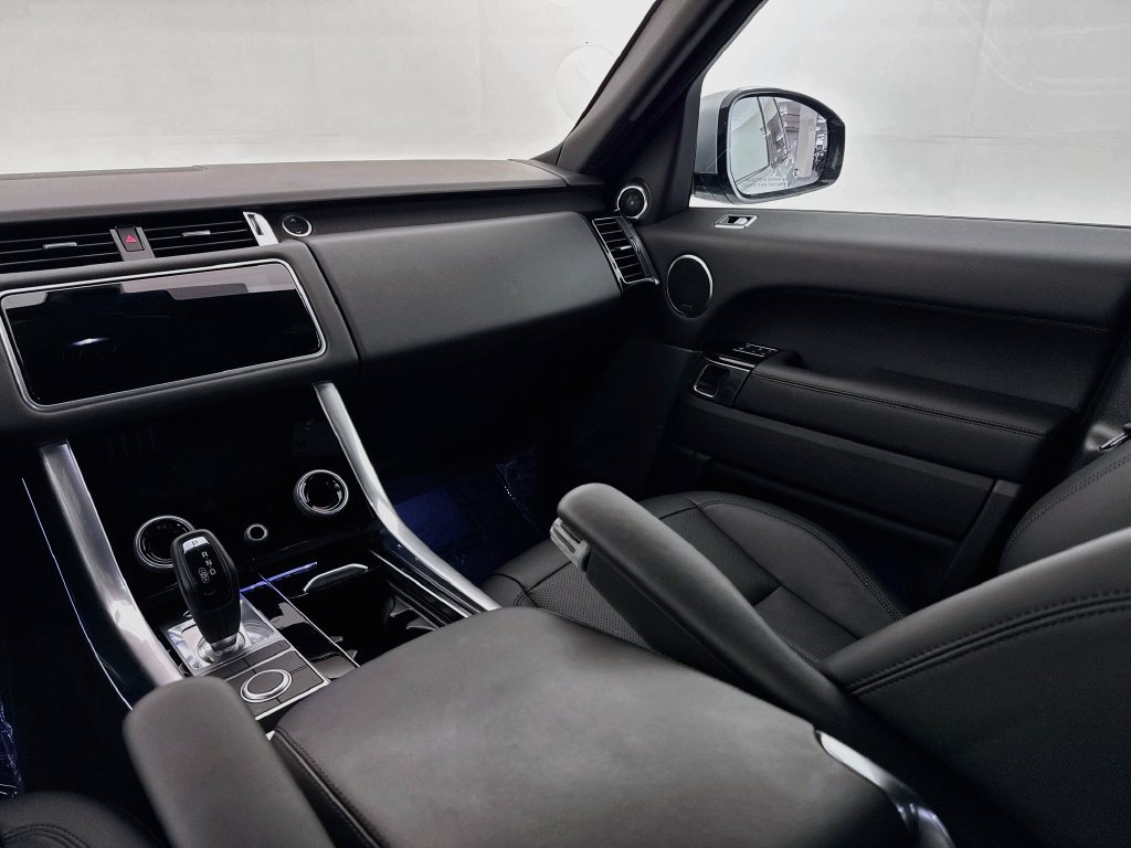 Used 2021 Silver Land Rover HSE Silver Edition image 24