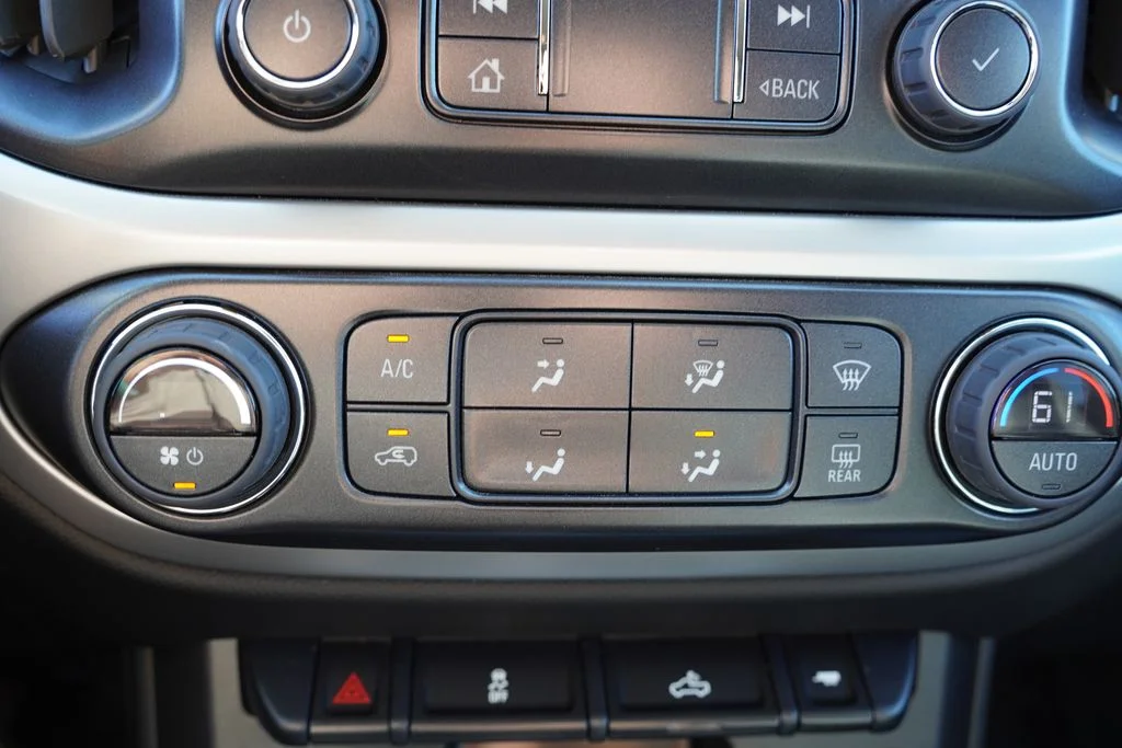 Used 2022 Blue Chevrolet LT image 26