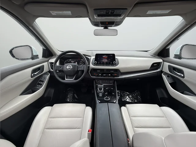 Used 2025 White Nissan SV image 34