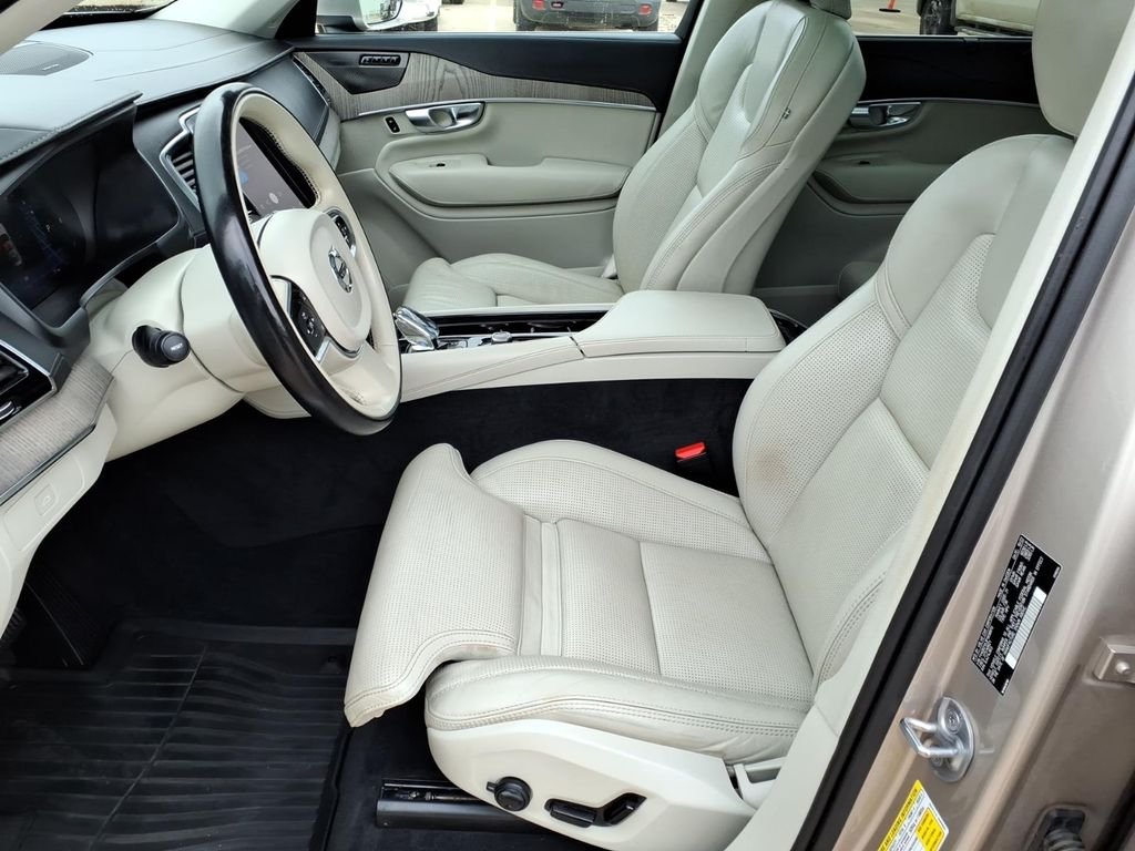 Used 2023 Gold Volvo Ultimate image 16