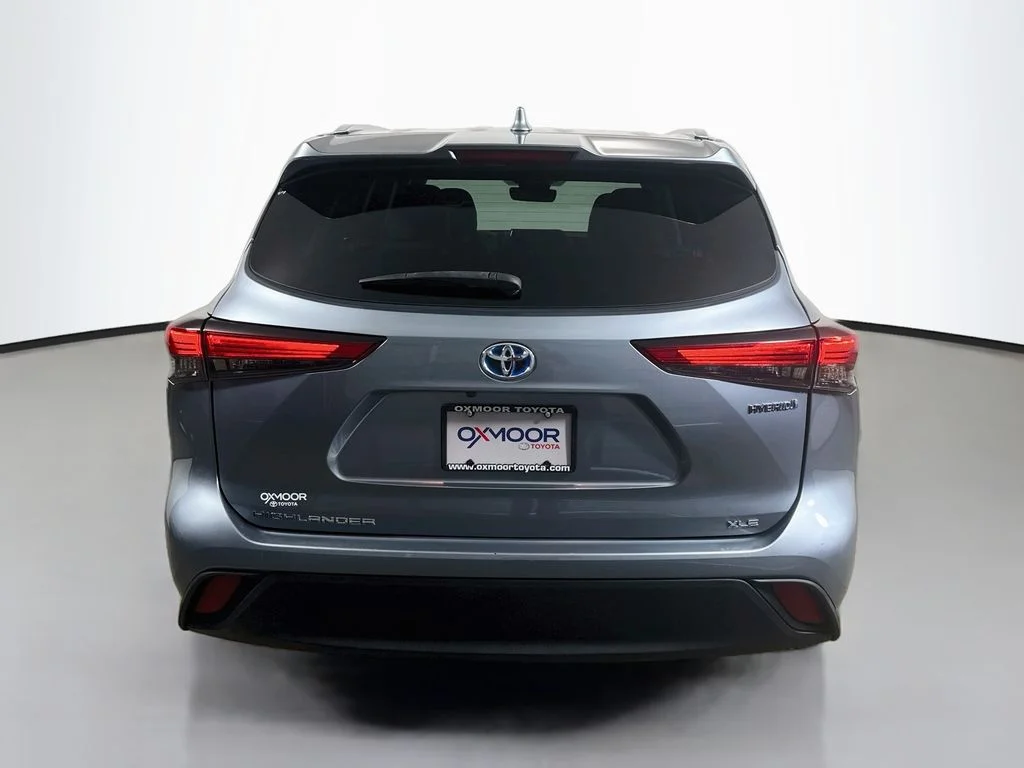 Used 2022 Moon Dust Toyota Hybrid XLE image 6