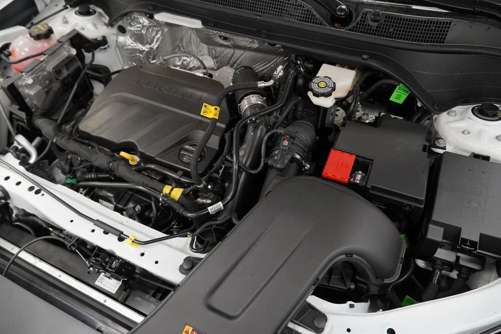 New 2026 Summit White Chevrolet LT image 40