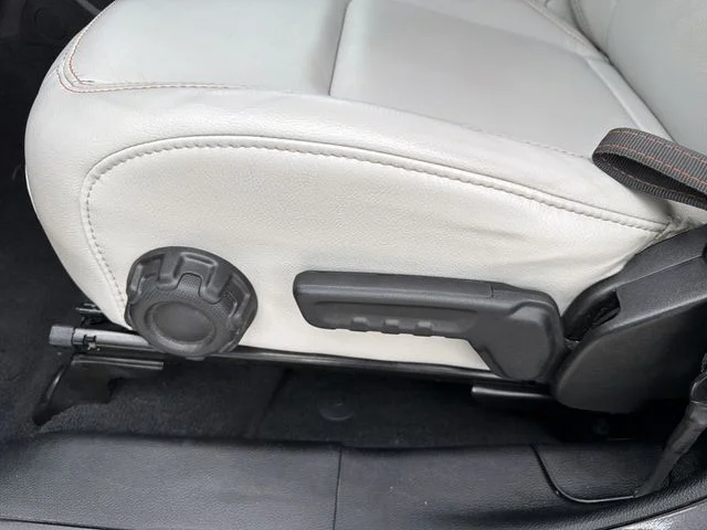 Used 2023 Gray Jeep Mojave image 19