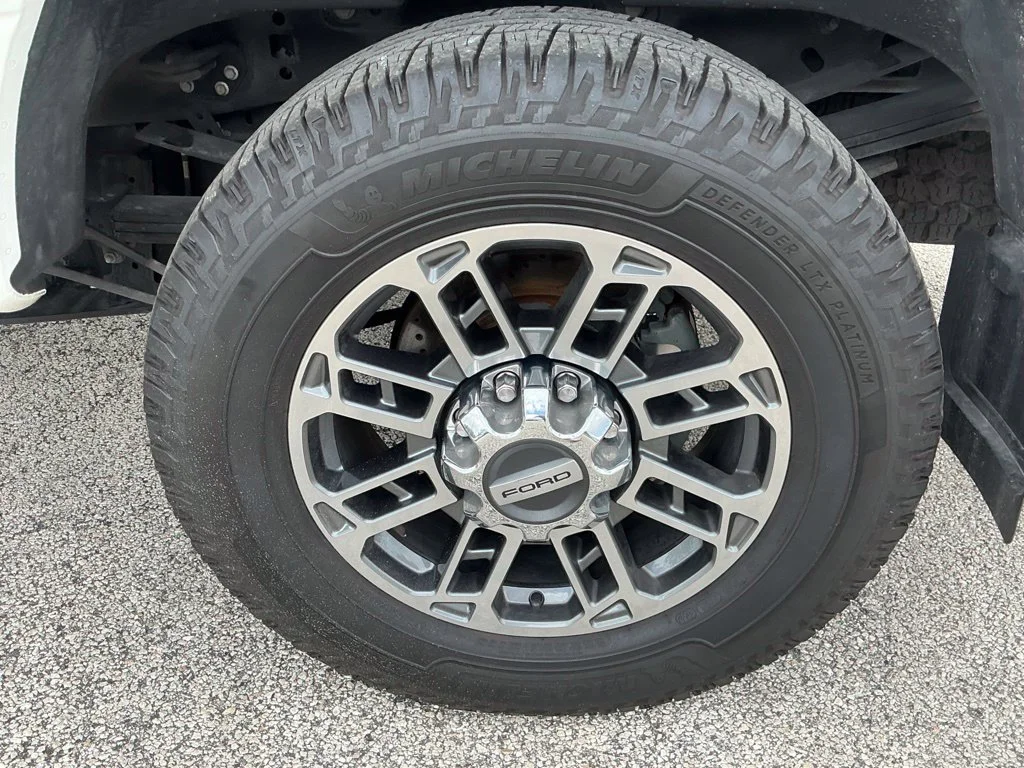 Used 2022 White Ford Platinum image 22