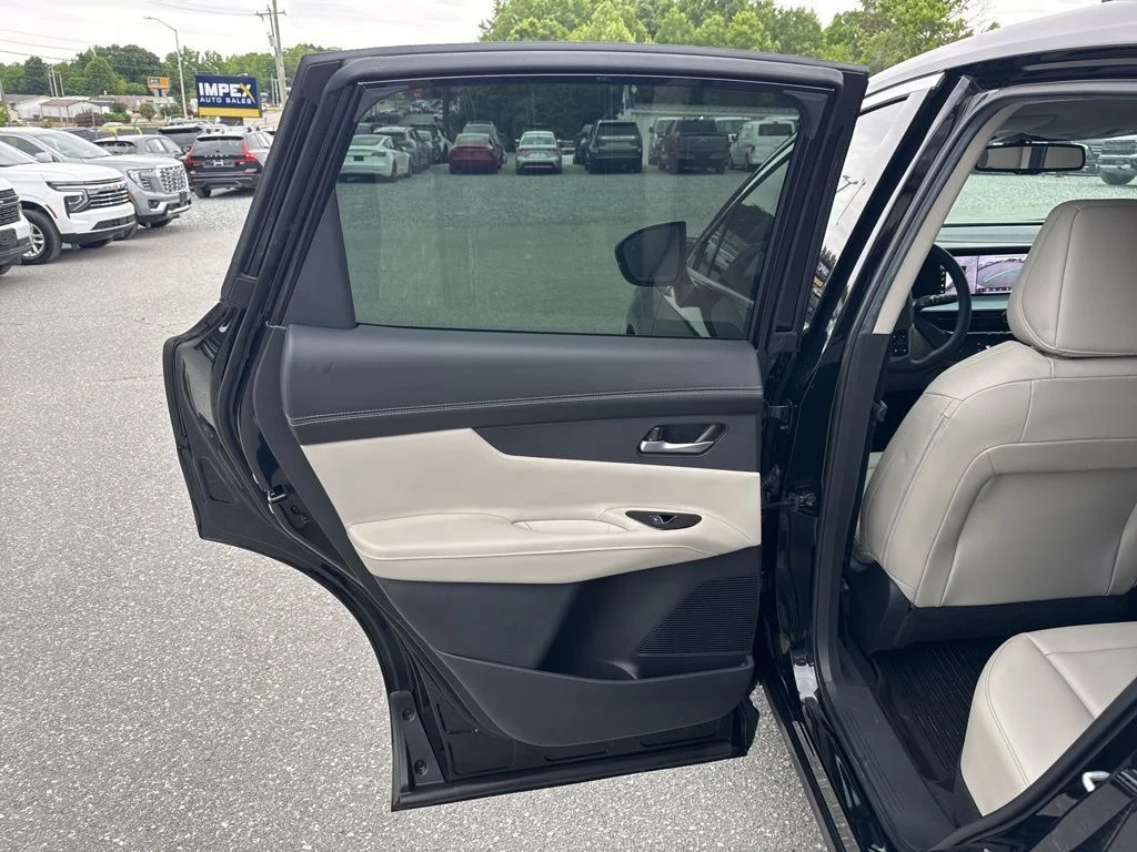 Used 2025 Black Nissan SL image 29