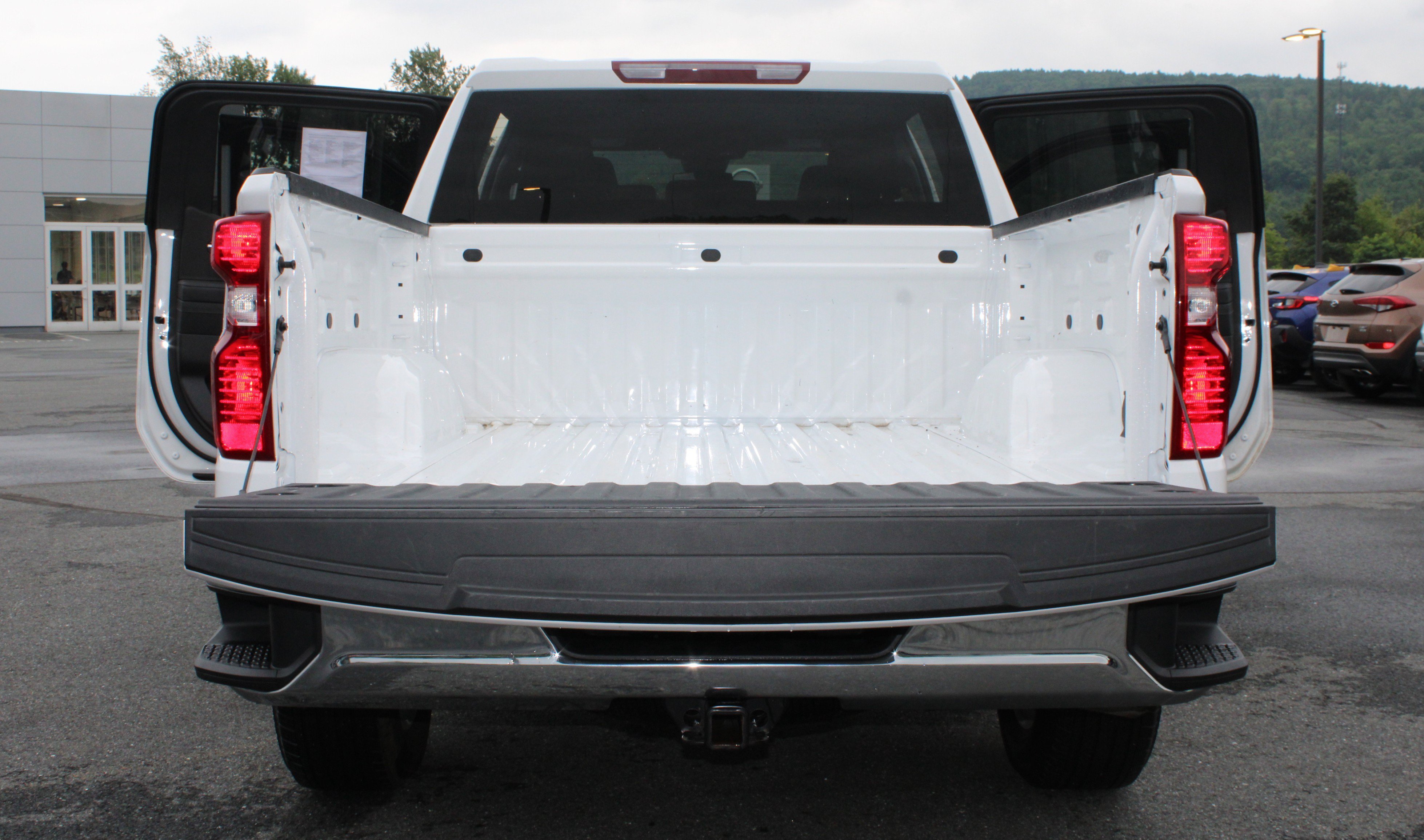 Used 2025 Summit White Chevrolet LT image 20