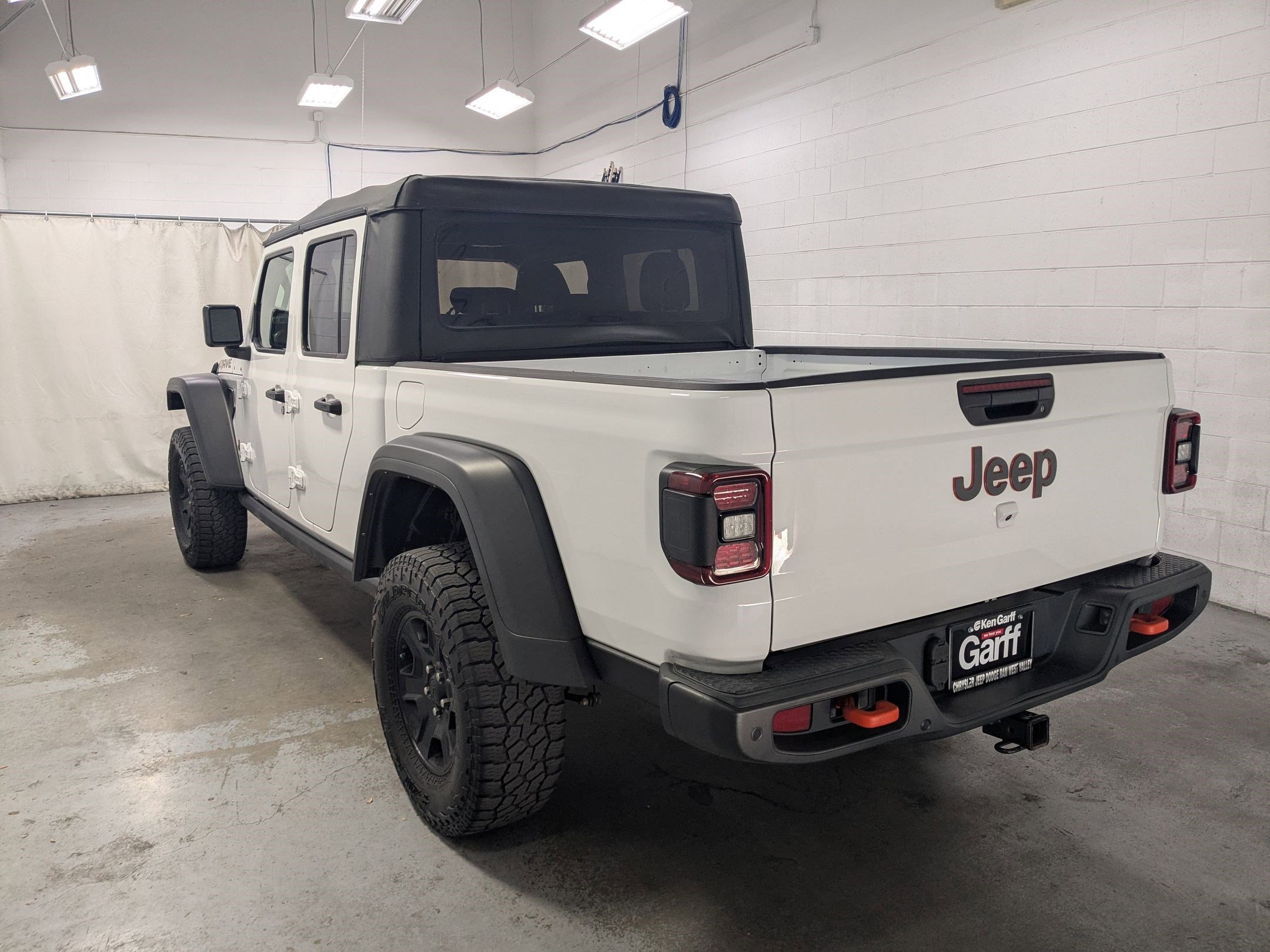 Used 2022 Bright White Clearcoat Jeep Mojave image 7