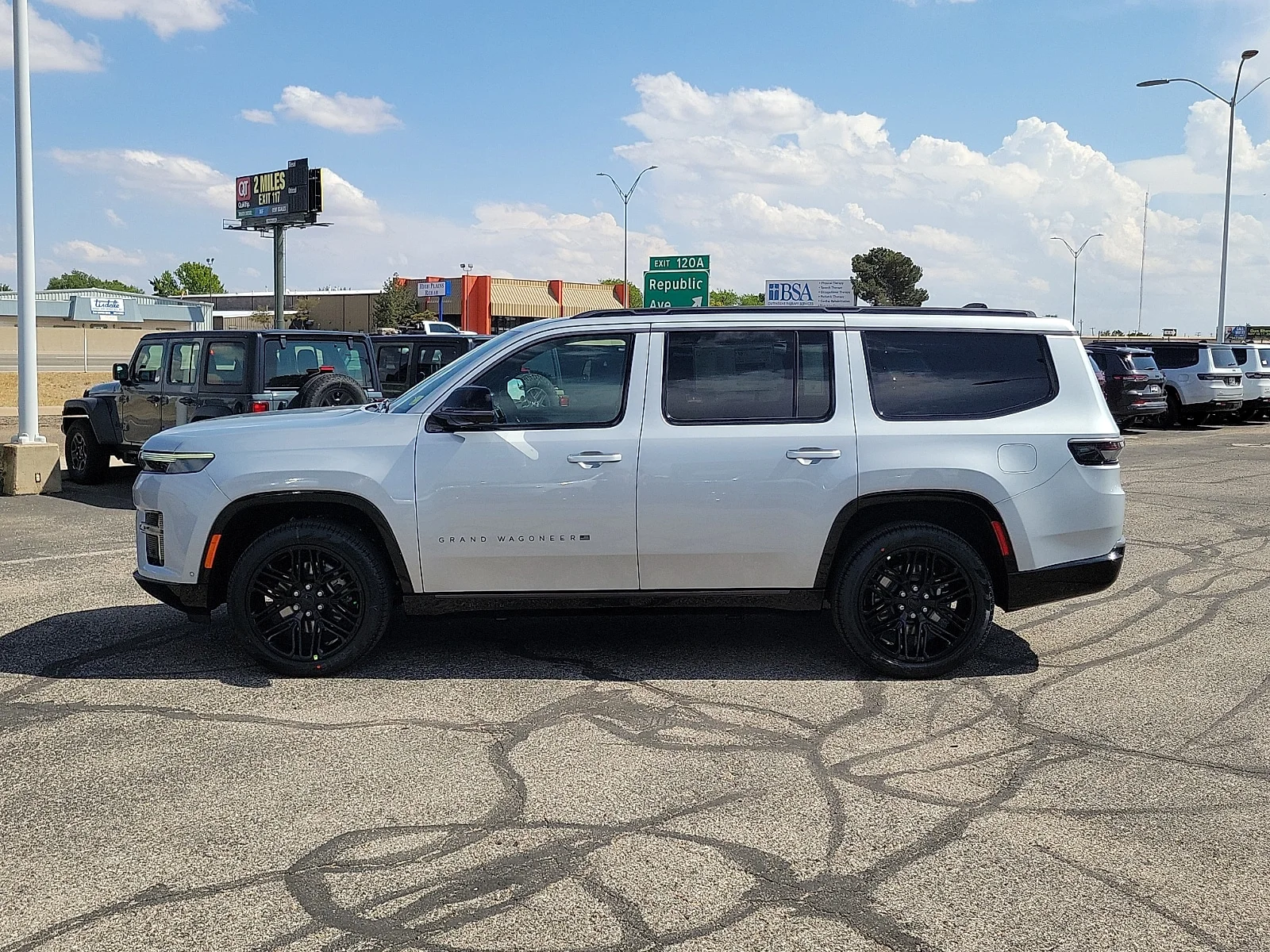 New 2026 Silver Zynith Jeep LIMITED RESERVE 4X4 image 2