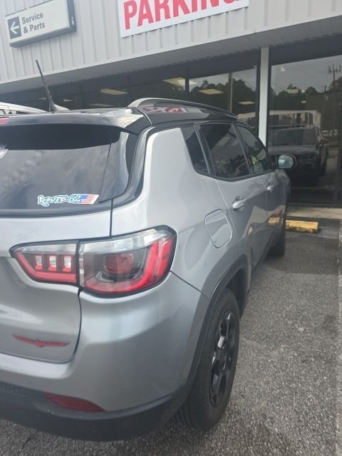 Used 2023 Silver Jeep Trailhawk image 4