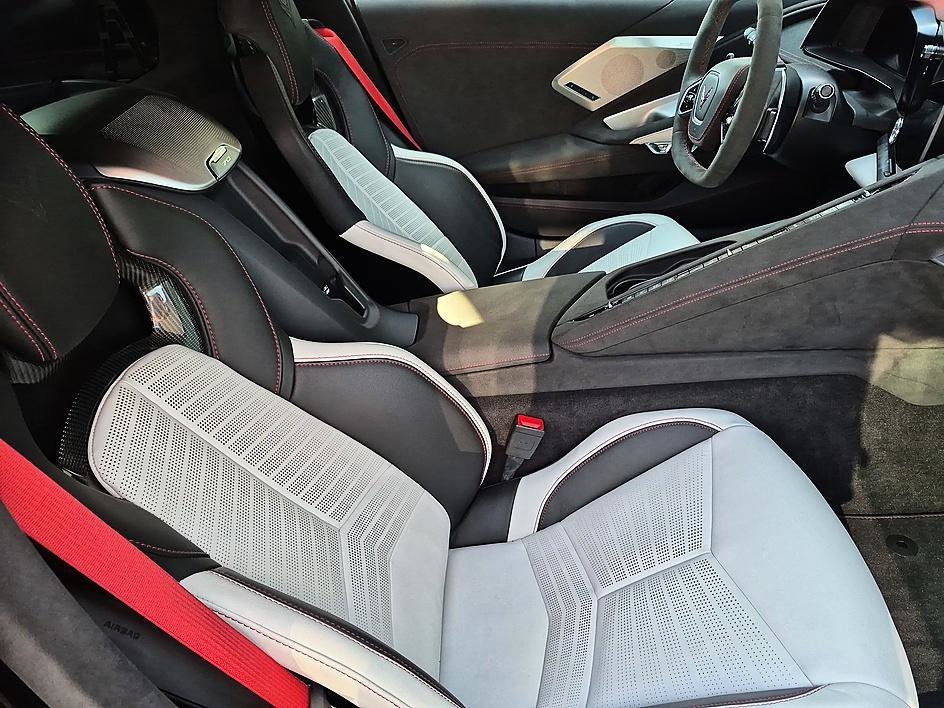 Used 2023 Carbon Flash Metallic Chevrolet 3LT image 32