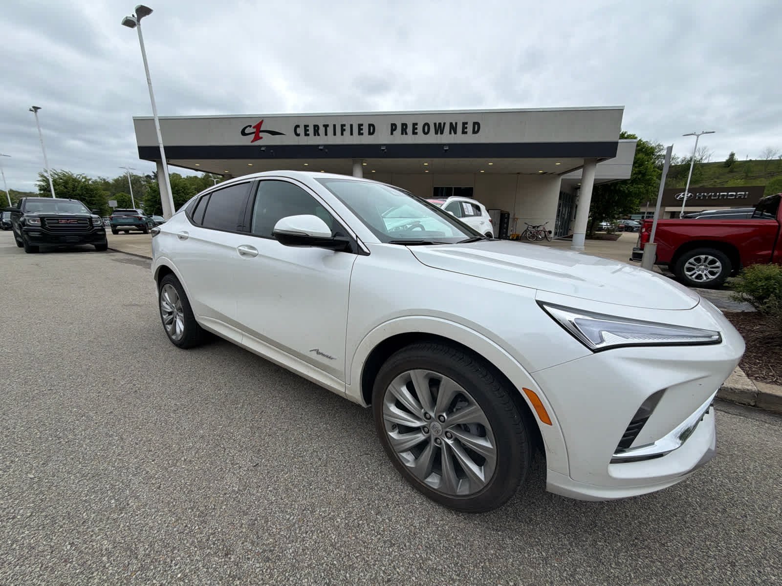 2025 Buick Envista Avenir's photo