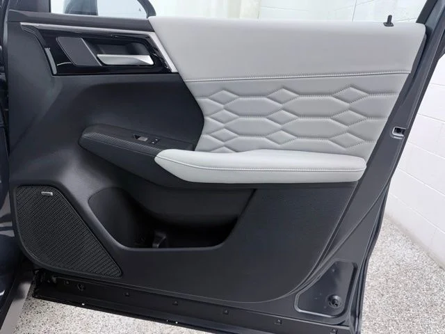 New 2026  Mitsubishi SEL image 23