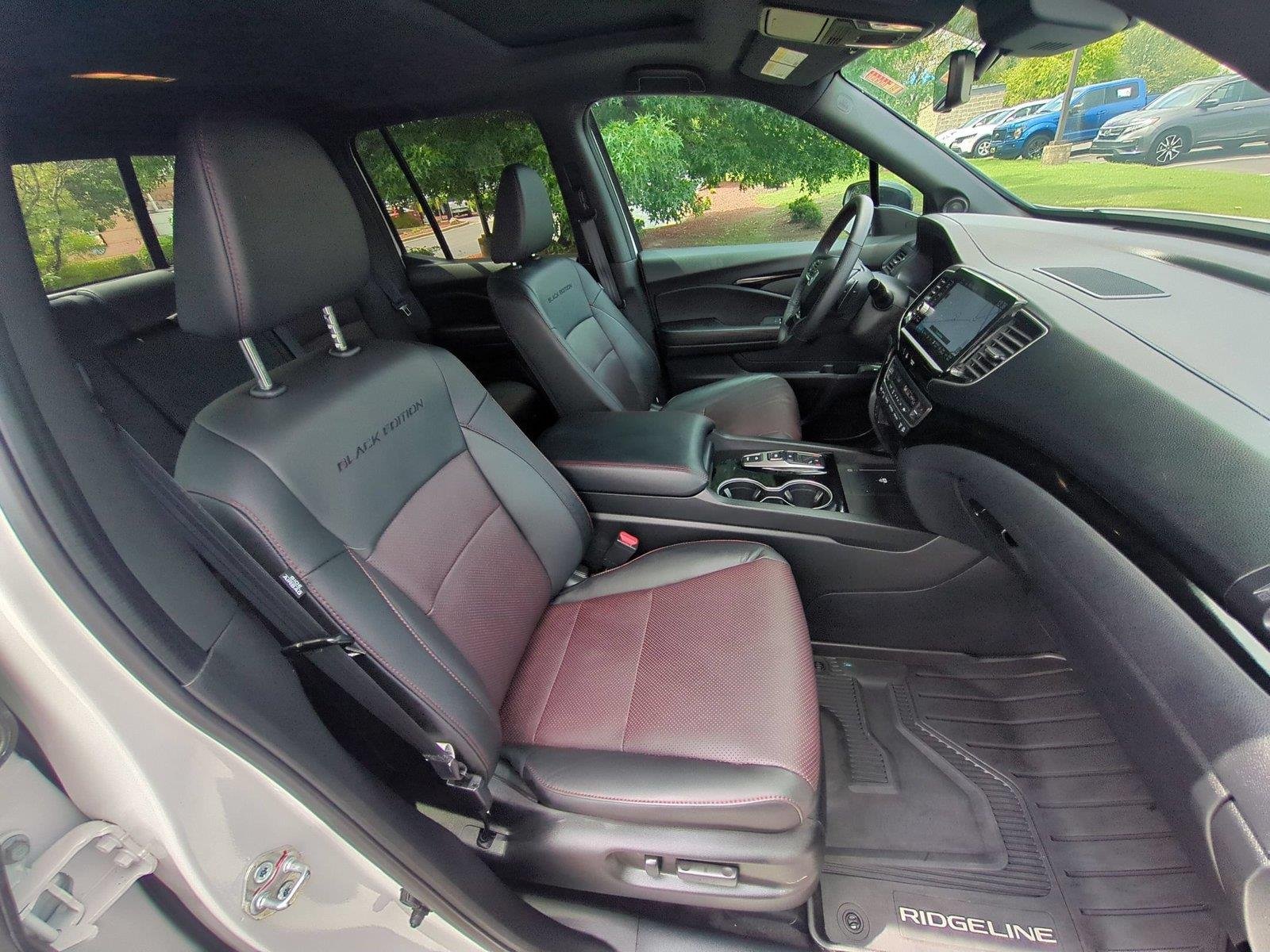 Used 2025 Platinum White Pearl Honda Black Edition image 39