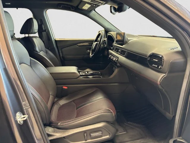 Used 2025 Gray Honda Black Edition image 16