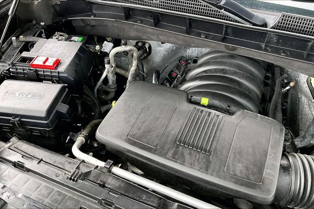 Used 2022 Black GMC AT4X image 32