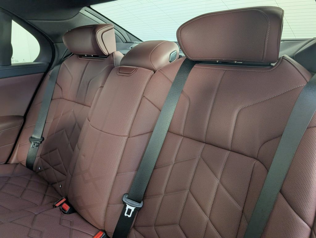 2026 BMW i7 60 - Photo 15