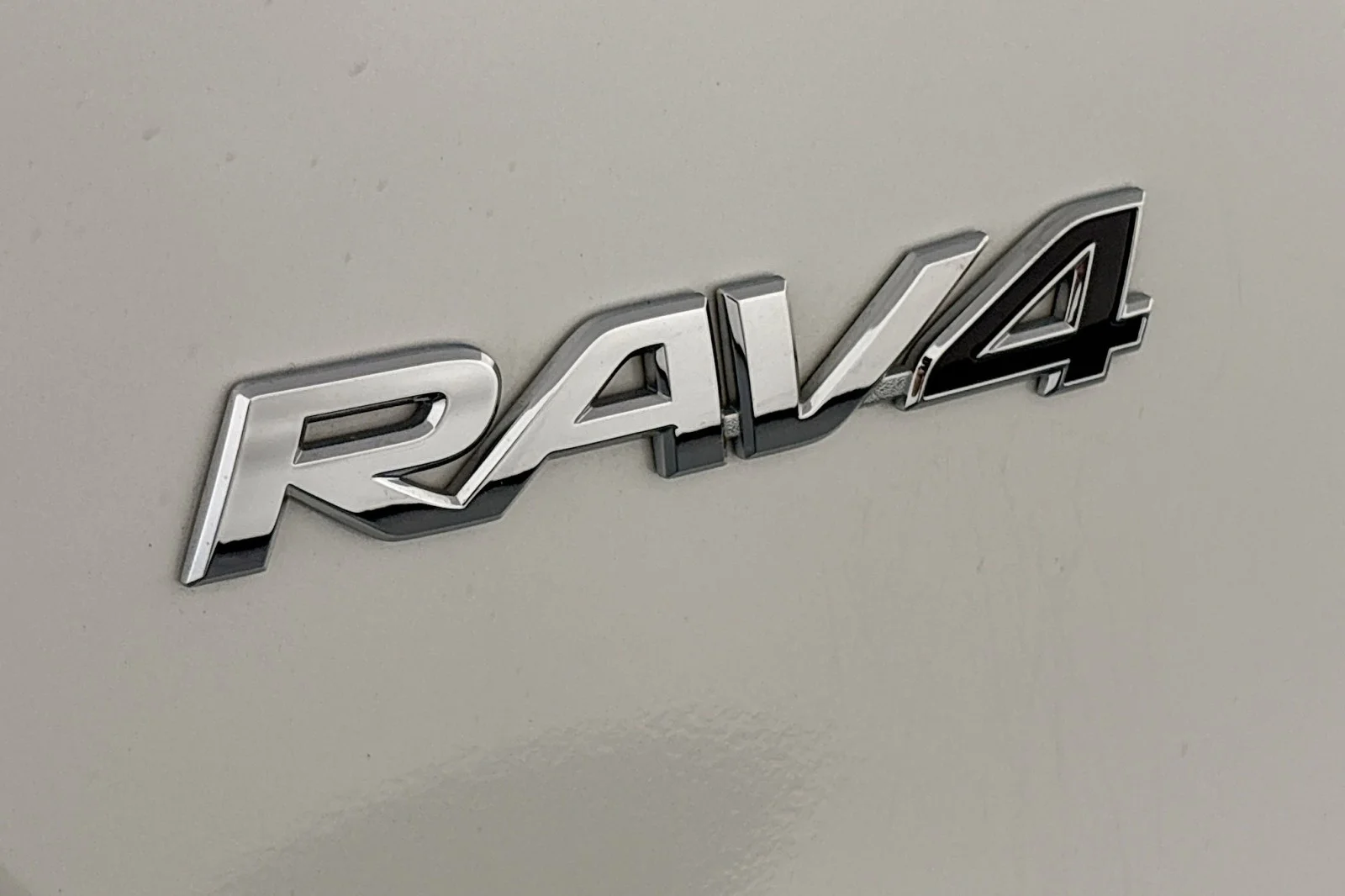 Used 2017 Blizzard Pearl Toyota Limited image 9