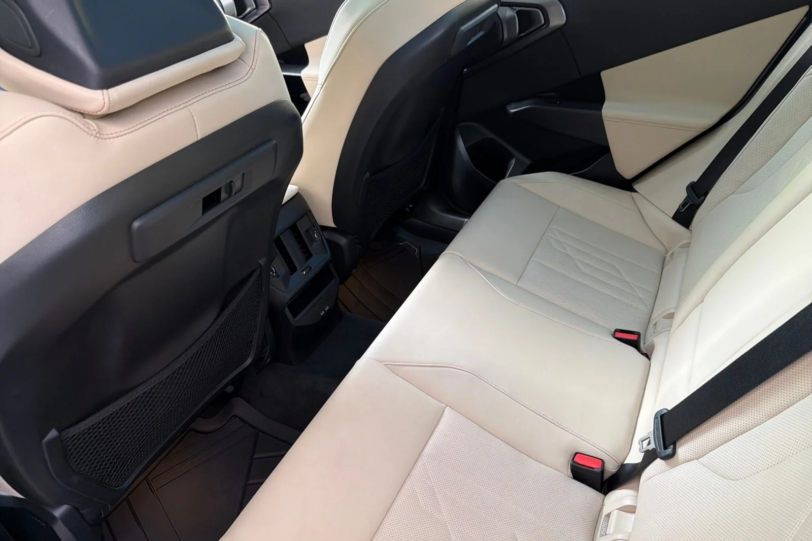 Certified Used 2026 Skyscraper Grey Metallic BMW 30 xDrive image 11