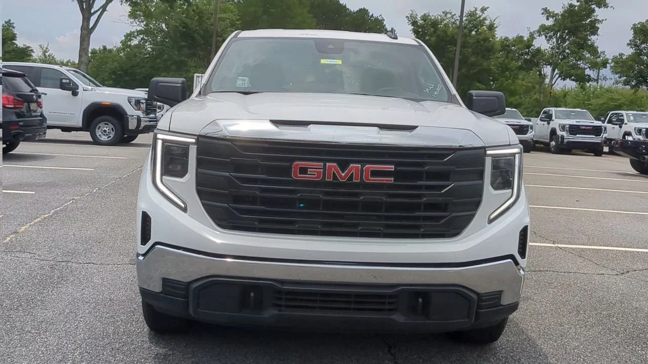 New 2025 Summit White GMC Pro image 3