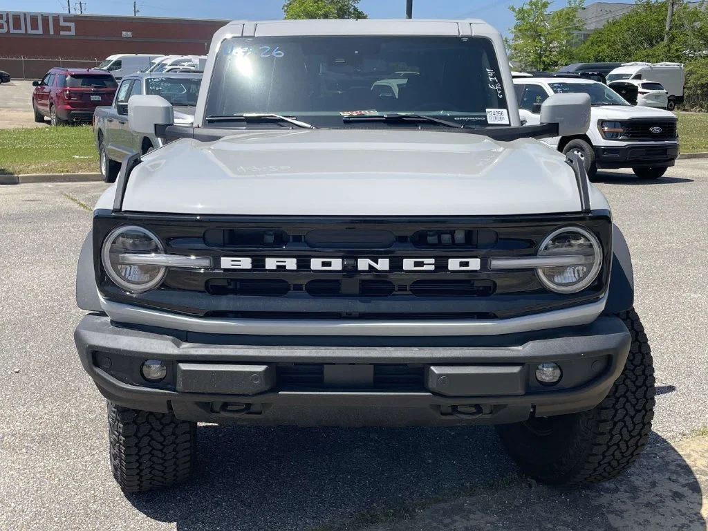 New 2026 White Ford Outer Banks image 8
