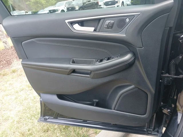 Used 2023 Black Ford Titanium image 28