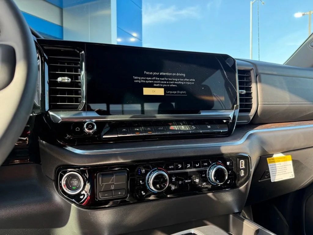New 2026 Glacier White Tricoat GMC SLT image 25