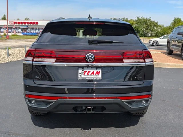 New 2026 Deep Black Pearl Volkswagen 2.0T SE W/TECHNOLOGY image 4