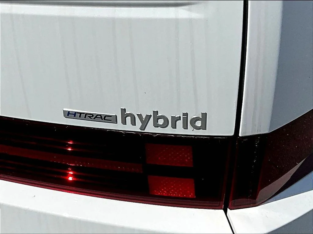 New 2026 White Hyundai SE image 8