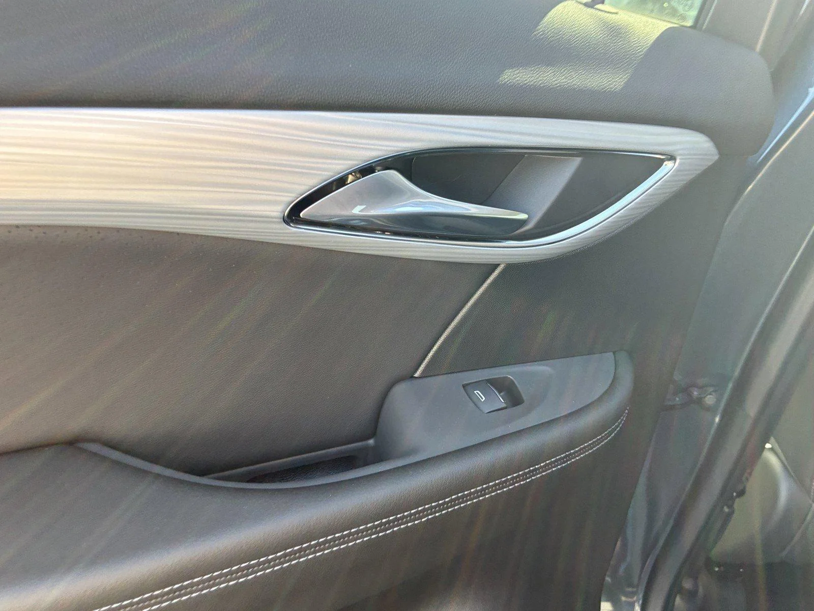 2026 Buick Envision Avenir - Photo 17