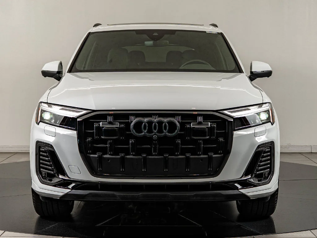 Used 2025 Glacier White Metallic Audi 55 Premium Plus image 2