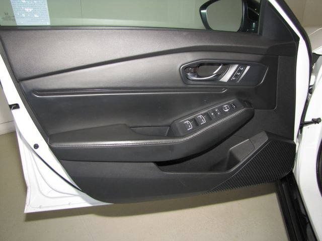 Certified Used 2023 Platinum White Pearl Honda Sport-L image 10