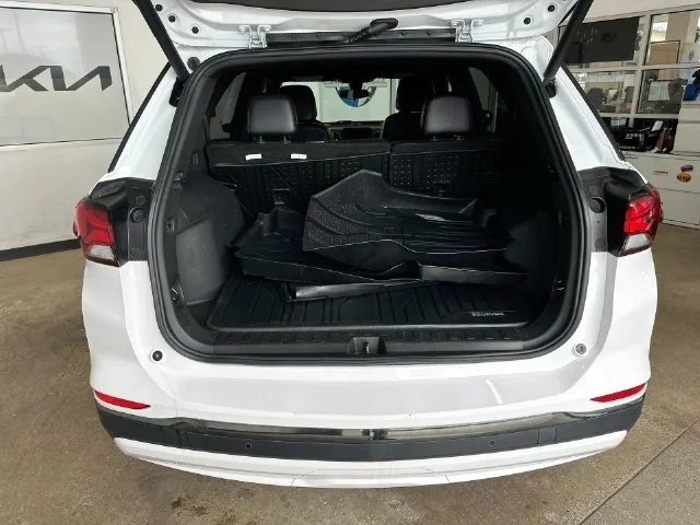 Used 2022 White Chevrolet RS image 29