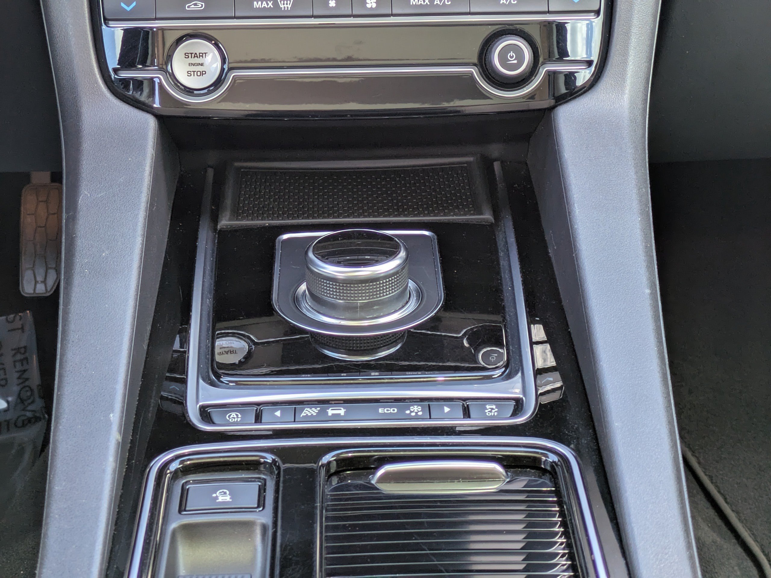 2020 Jaguar F-Pace Premium - Photo 18