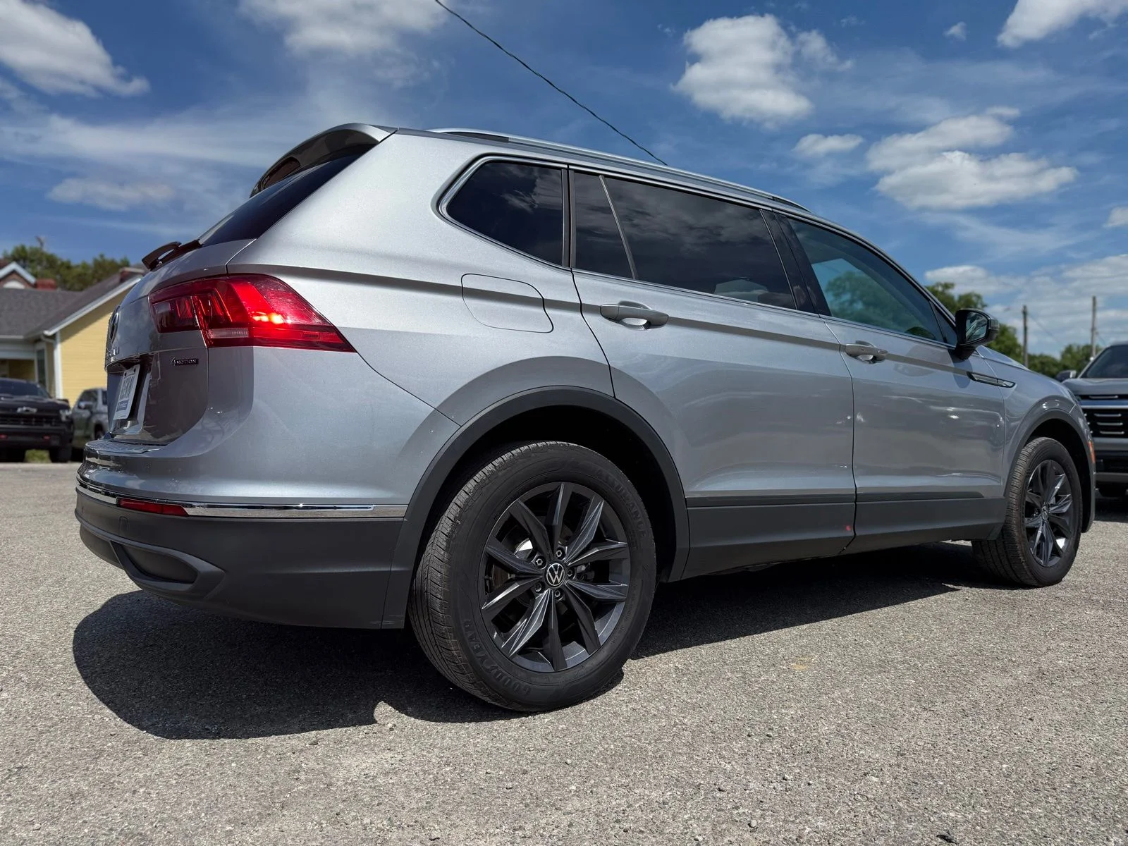 Used 2022 Silver Volkswagen 2.0T SE image 7
