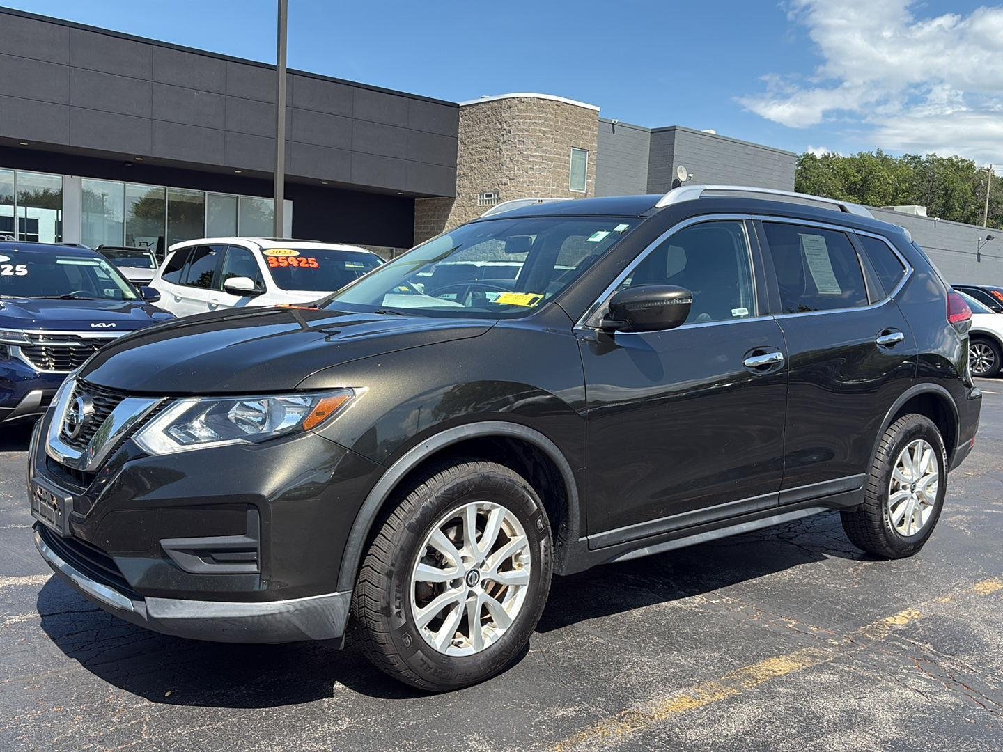 Used 2017 Midnight Jade Nissan SV image 14
