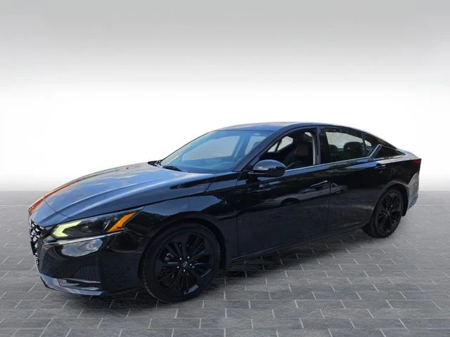 Used 2023 Black Nissan 2.5 SR image 3