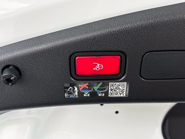 New 2026 MANUFAKTUR Moonlight White Metallic Mercedes-Benz AMG® CLE 53 4MATIC+ Cabriolet image 62