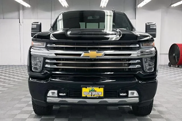 Used 2022 Black Chevrolet High Country image 4