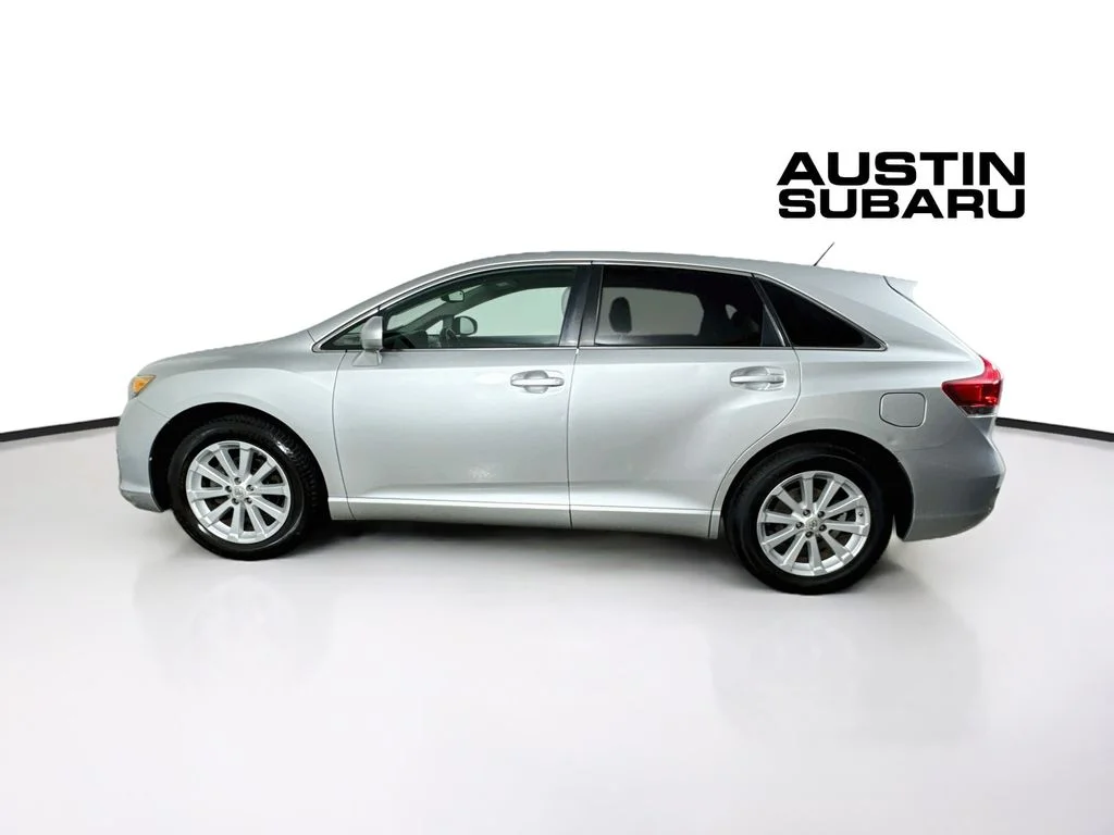 Used 2010 Silver Toyota Base image 4