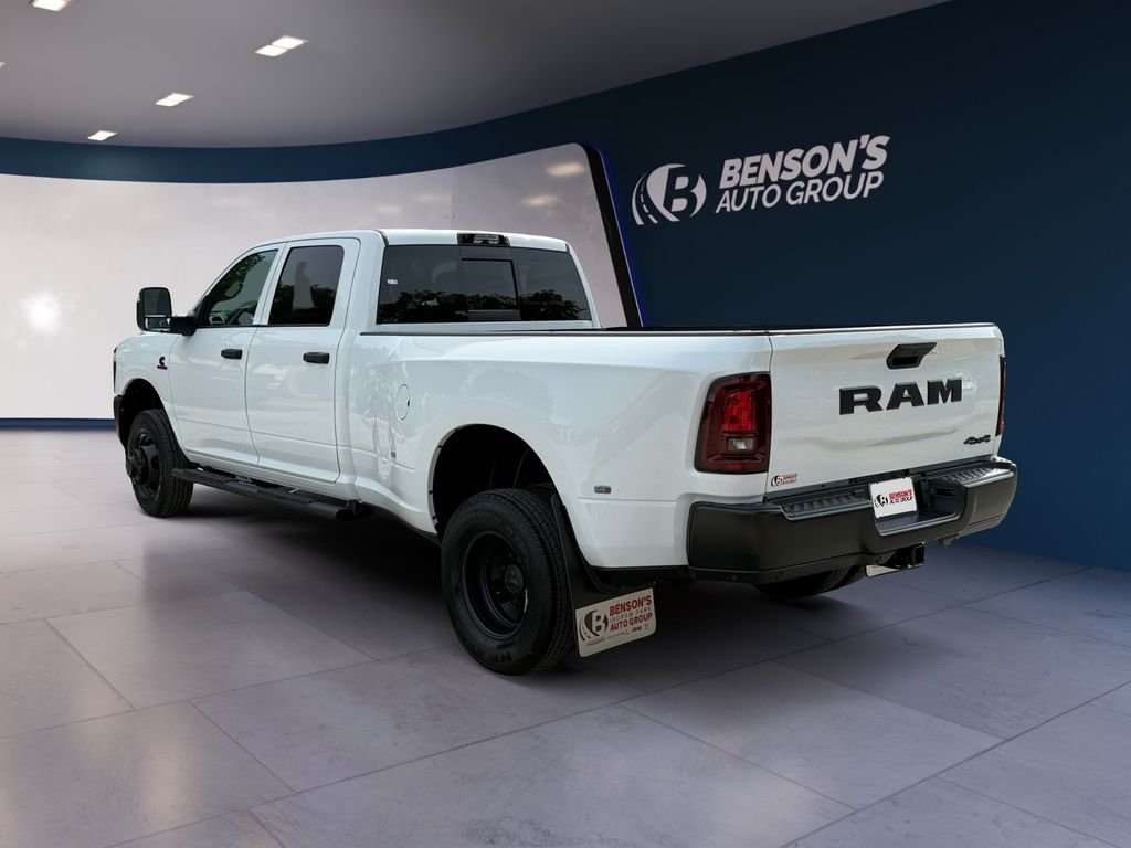 New 2026 Bright White Clear-Coat Exterior Paint RAM Tradesman image 3