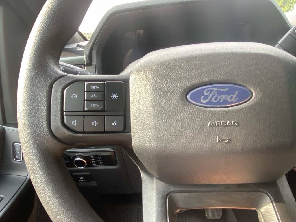 Used 2025 Atlas Blue Metallic Ford STX image 32