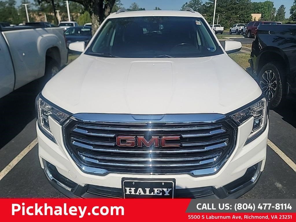 Used 2023 White GMC SLT image 1