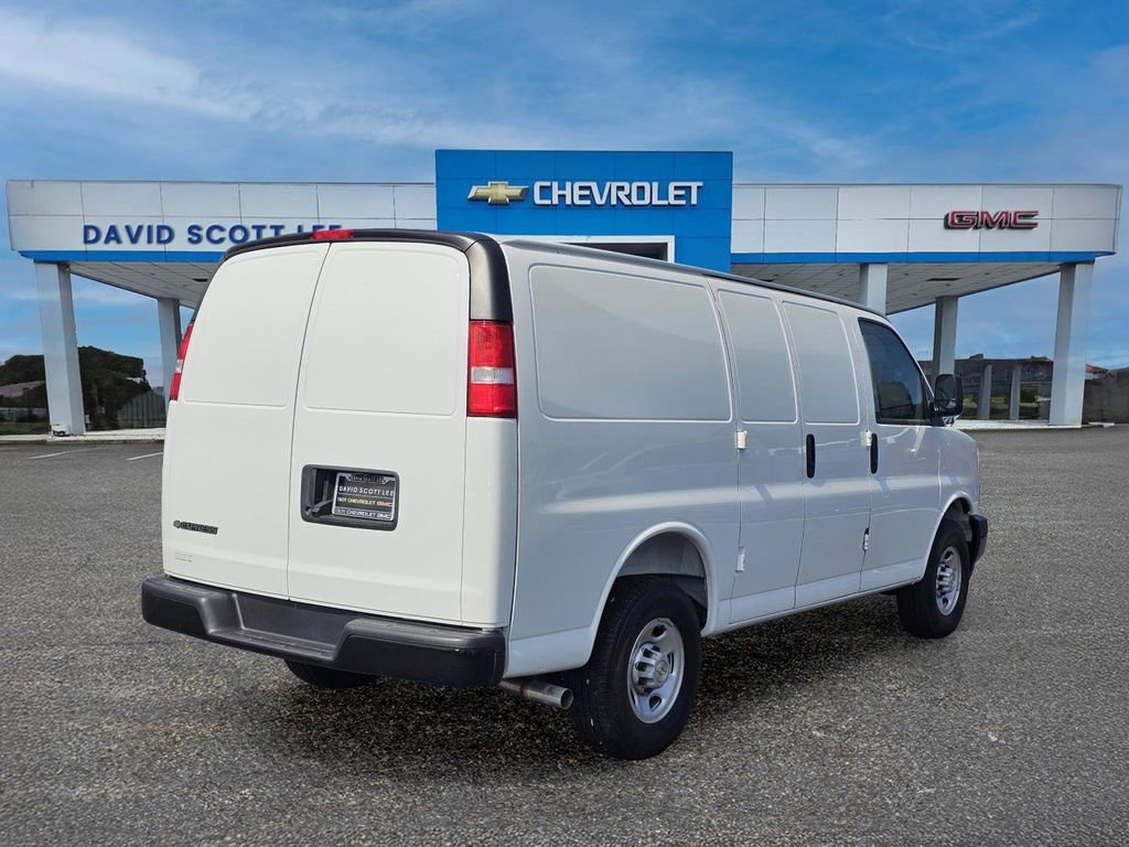 2025 Chevrolet Express Cargo Work Van - Photo 11