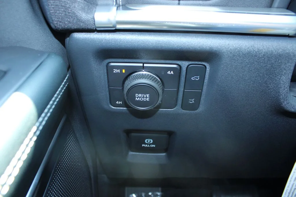 New 2027 Agate Black Metallic Ford MAX Platinum image 47