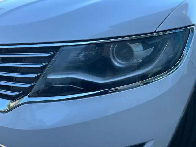 Used 2016 White Lincoln Reserve image 9
