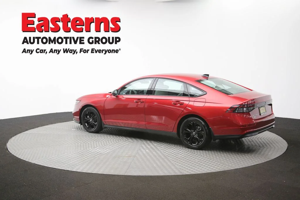 Used 2025 Red Honda SE image 62