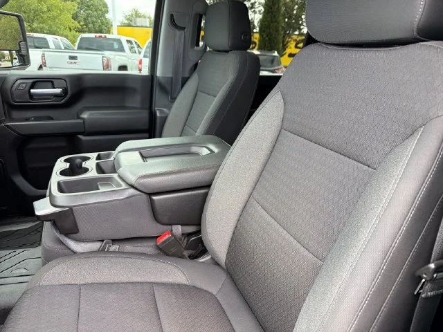Used 2022 White Chevrolet Custom image 18